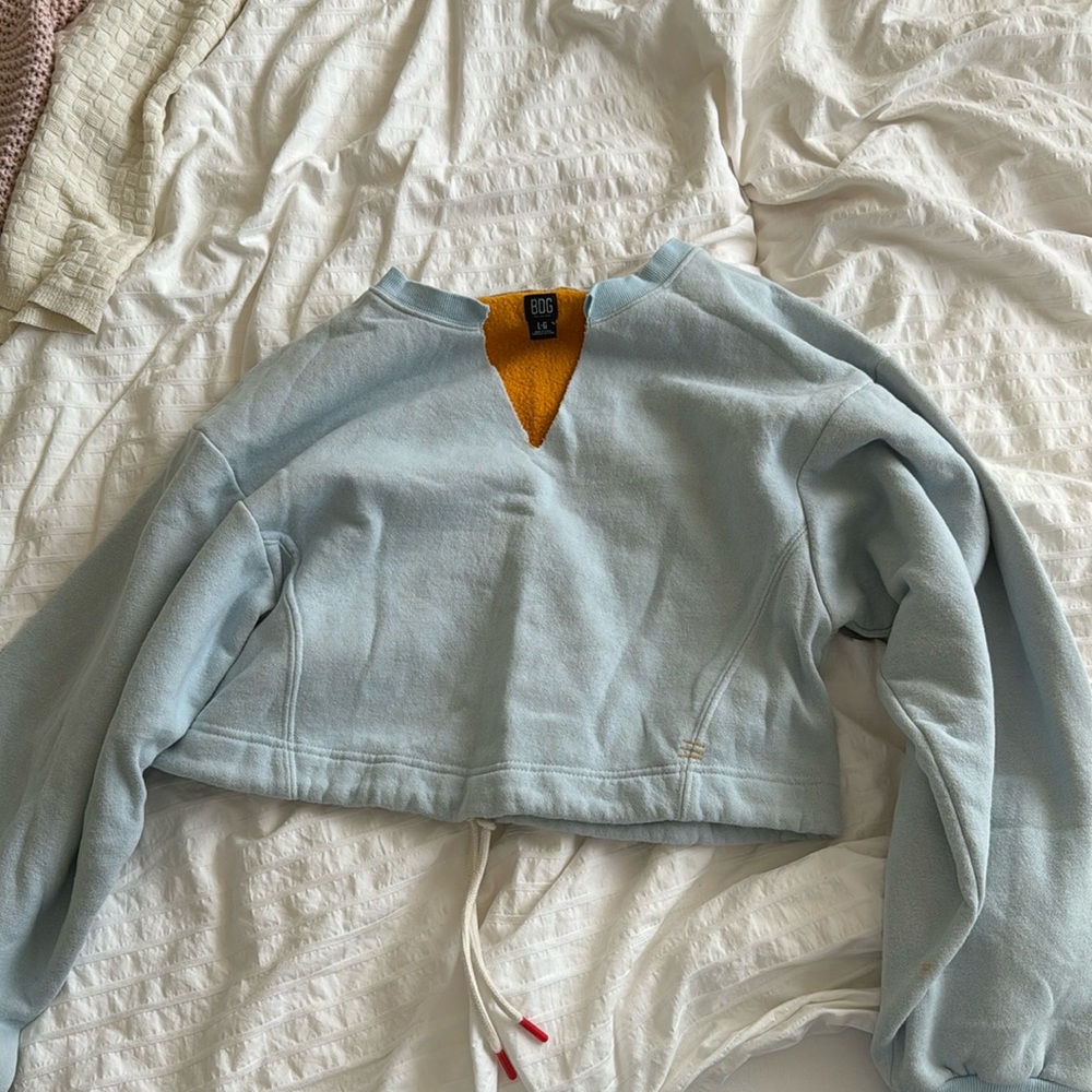 V-Cut BDG Cropped Sweatshirt with Drawstring and Fleece Lining (Vintage)